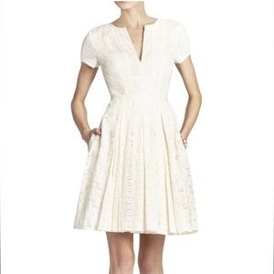 BCBG MAXAZRIA KIRSTEN
ROSE WHISPER FLORAL
LACE FIT & FLARE DRESS SIZE 4